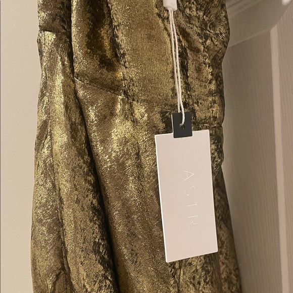 Astr The Label Marissa Gold Backless Halter Dress - Picture 6 of 7